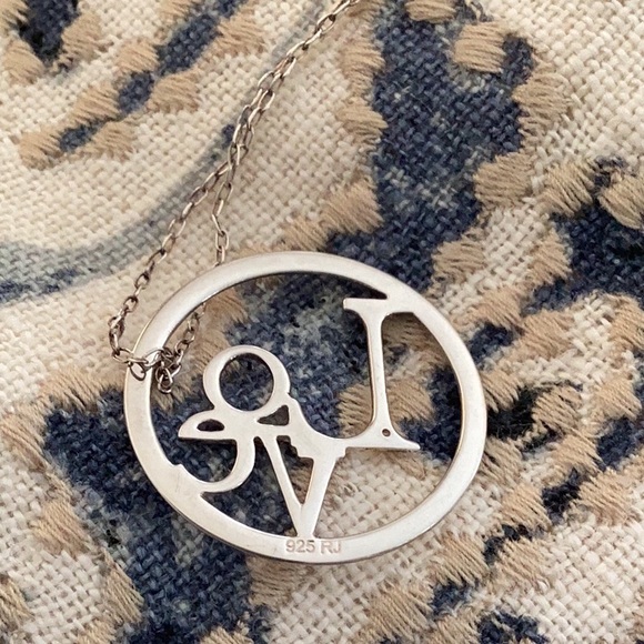 925 LOVE Necklace - Picture 6 of 6